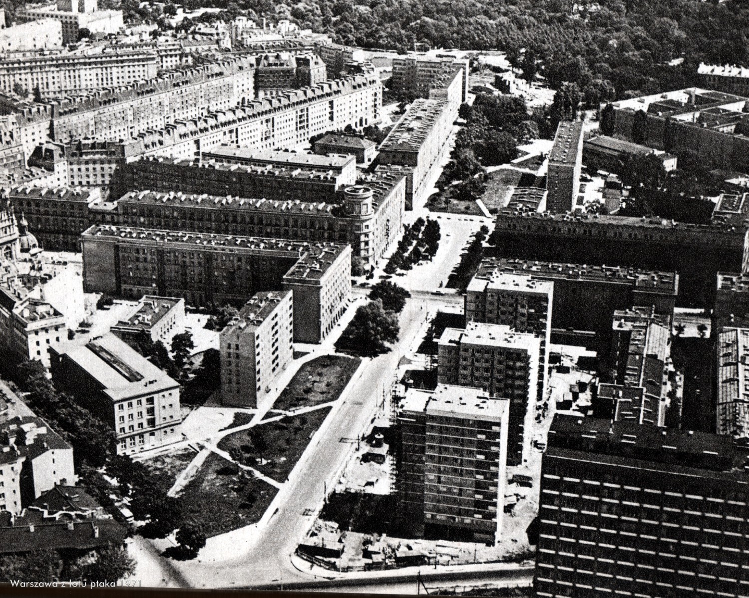 „Jeszcze bez Trasy Łazienkowskiej” — Marszałkowska 21/25